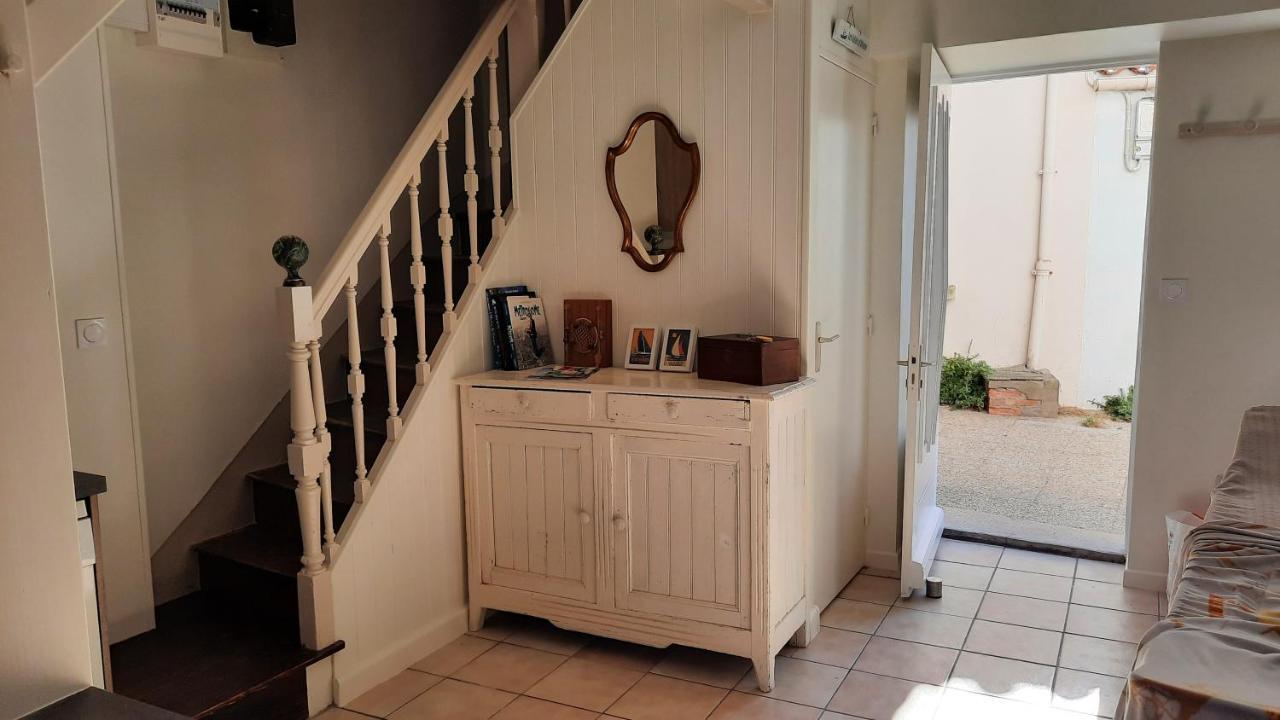 Maison De Pecheur Renovee Avec Cour Proche Du Port Les Sables-dʼOlonne Exteriér fotografie
