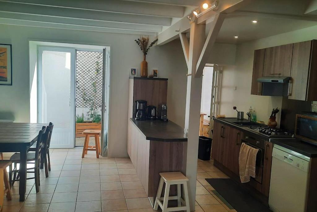 Maison De Pecheur Renovee Avec Cour Proche Du Port Les Sables-dʼOlonne Exteriér fotografie